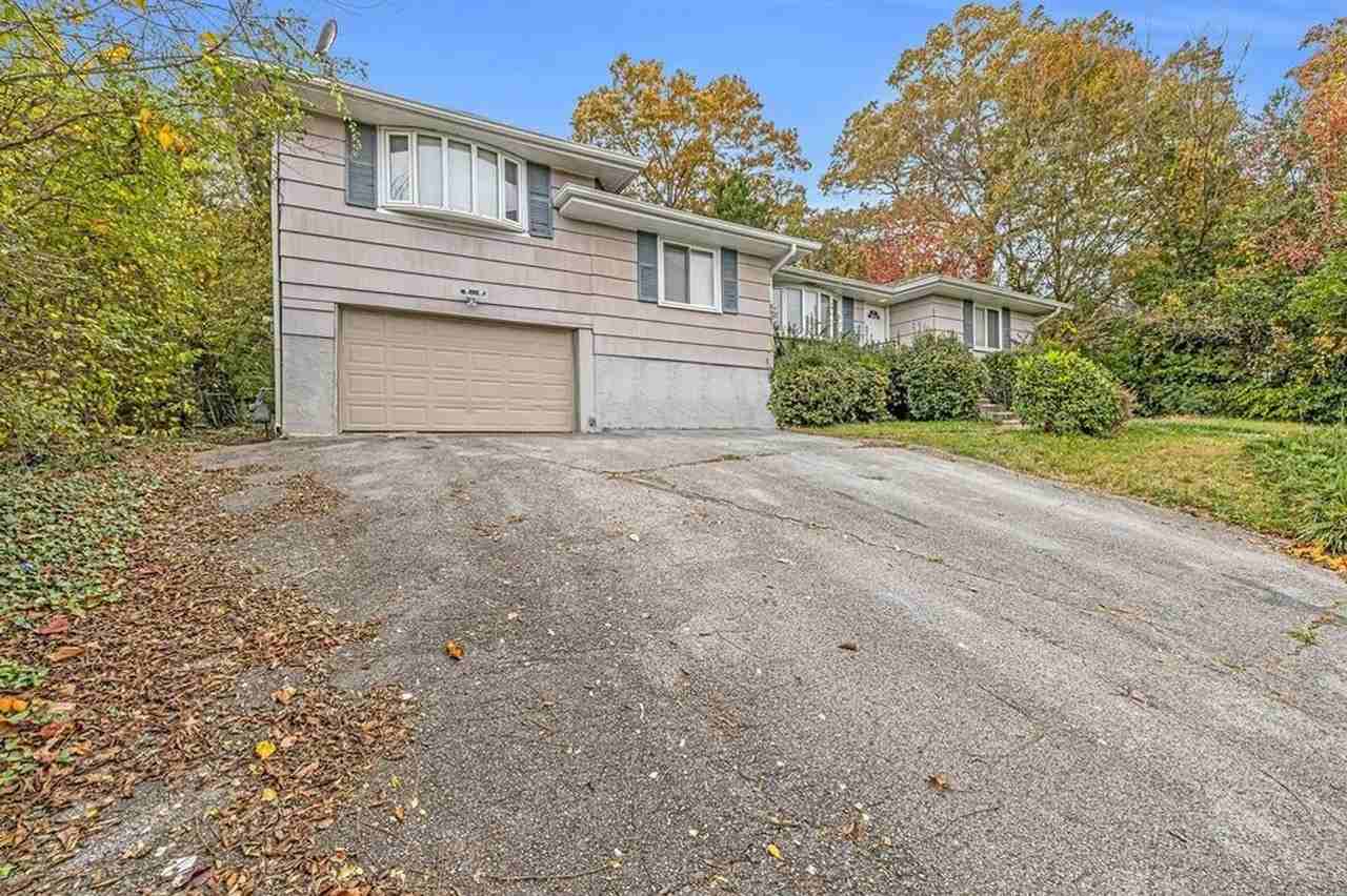 207 S Germantown Rd - Photo 2 of 15