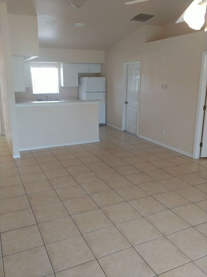 15423 Cemetery Rd - Photo 2 of 16