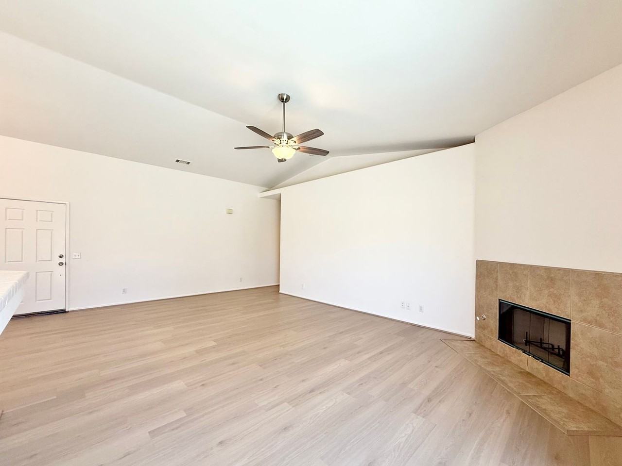 43615 Roebelenii Way - Photo 3 of 21