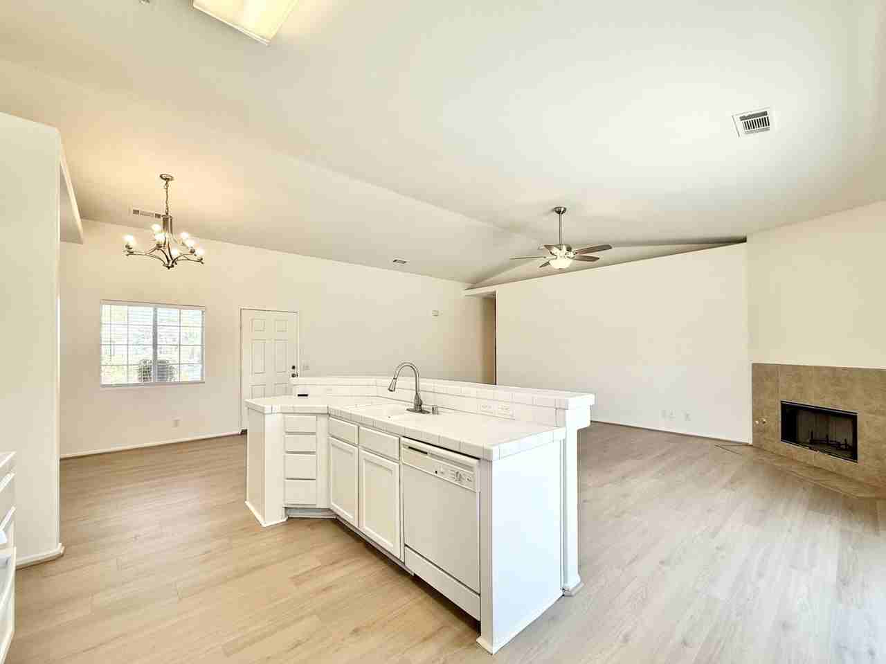 43615 Roebelenii Way - Photo 5 of 21