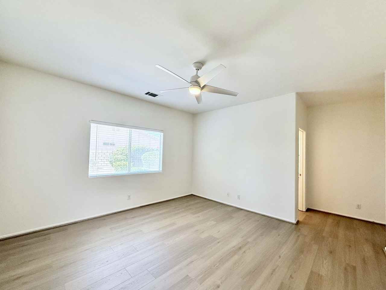 43615 Roebelenii Way - Photo 6 of 21