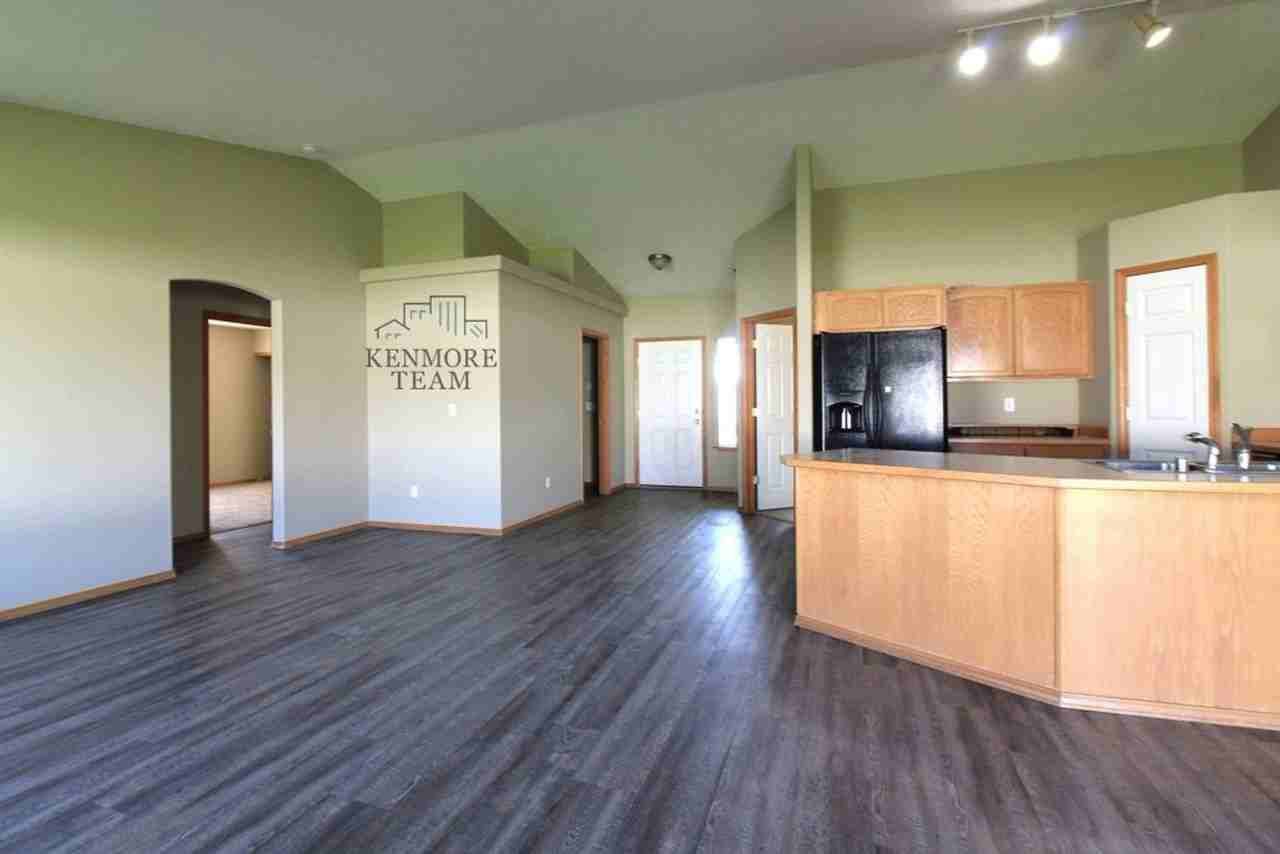 5823 Saddle Creek Ln - Photo 2 of 11