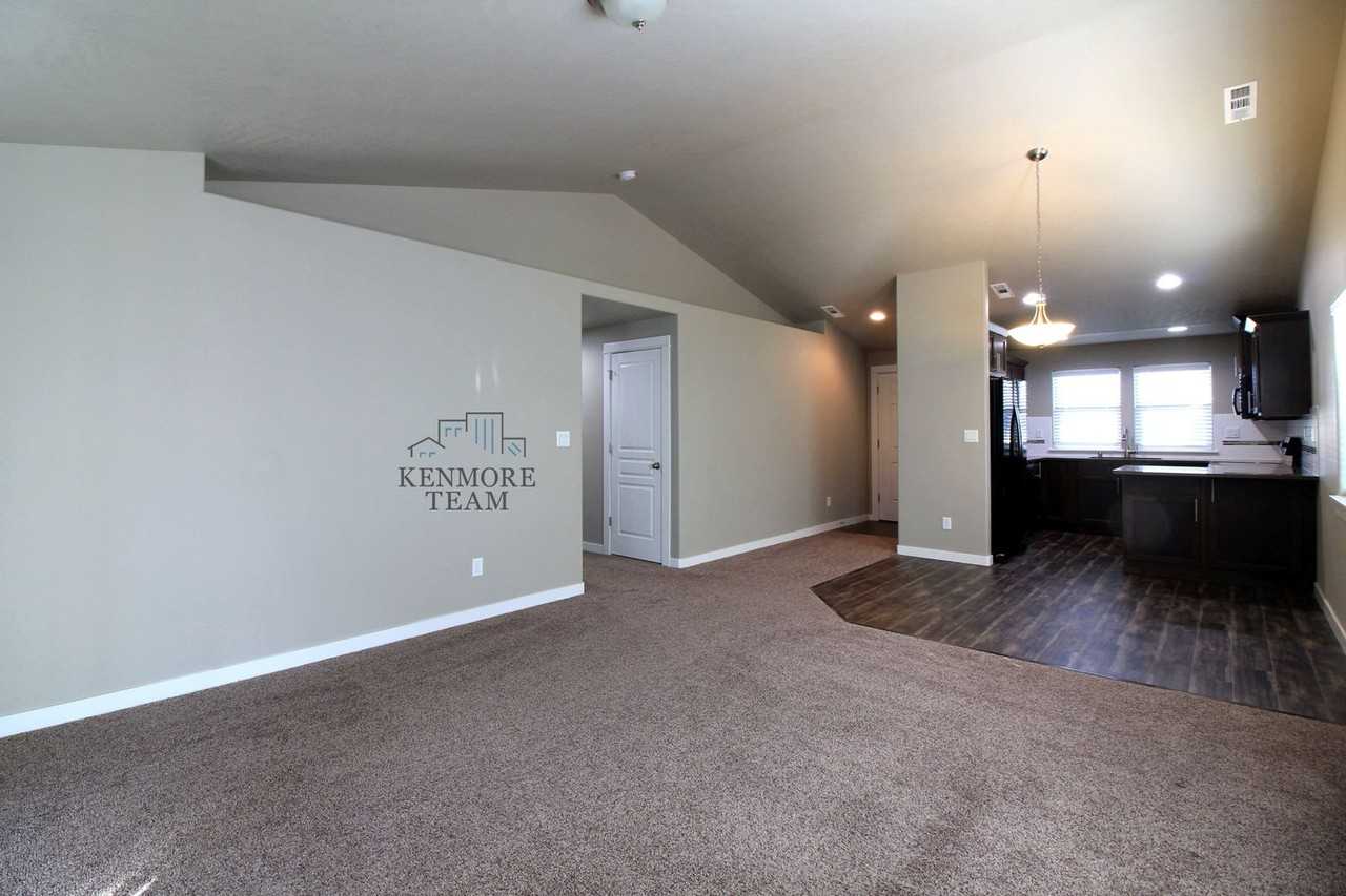 680 Marysville Way - Photo 3 of 14