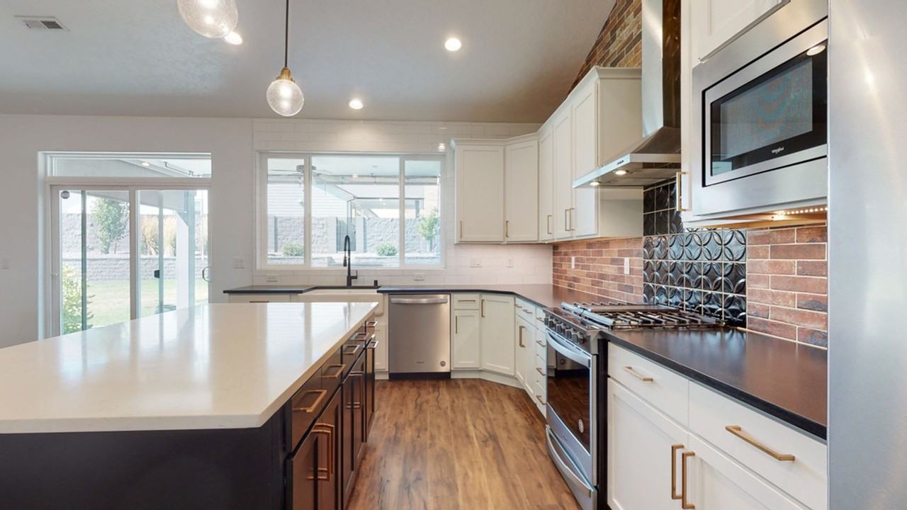 1763 Sicily Ln - Photo 4 of 26