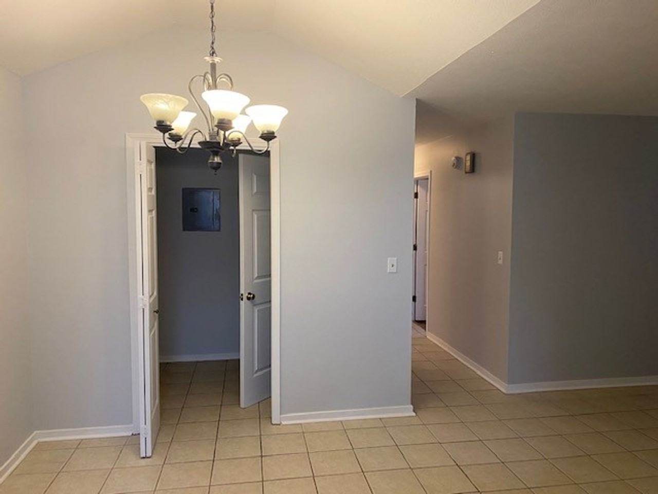 321 Audubon Cir - Photo 4 of 14