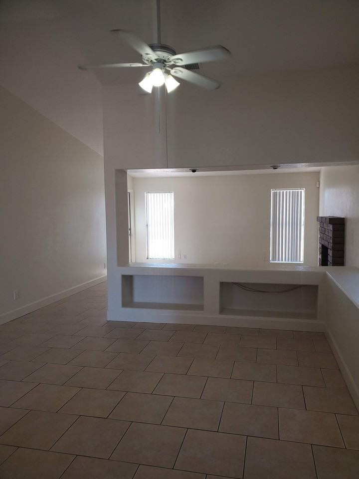 3637 W Angela Dr - Photo 4 of 28