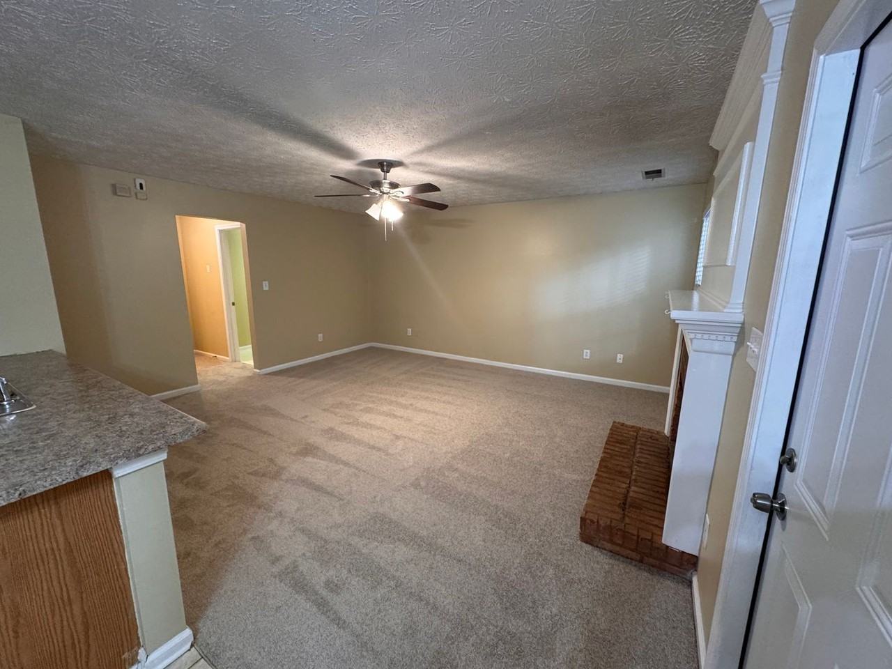 1060 Litchfield Way - Photo 6 of 18