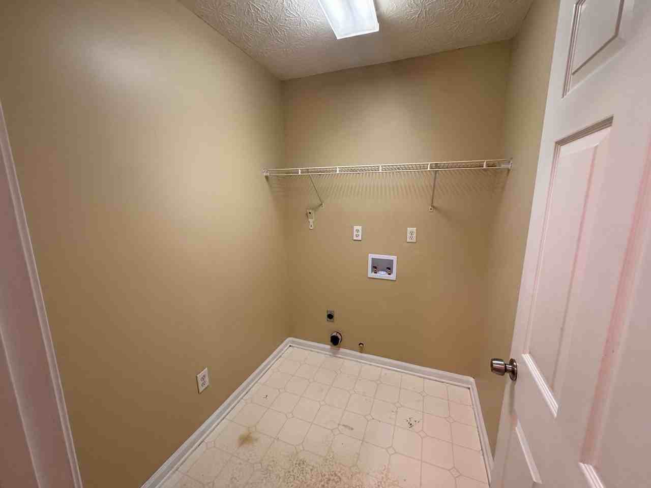 1060 Litchfield Way - Photo 7 of 18