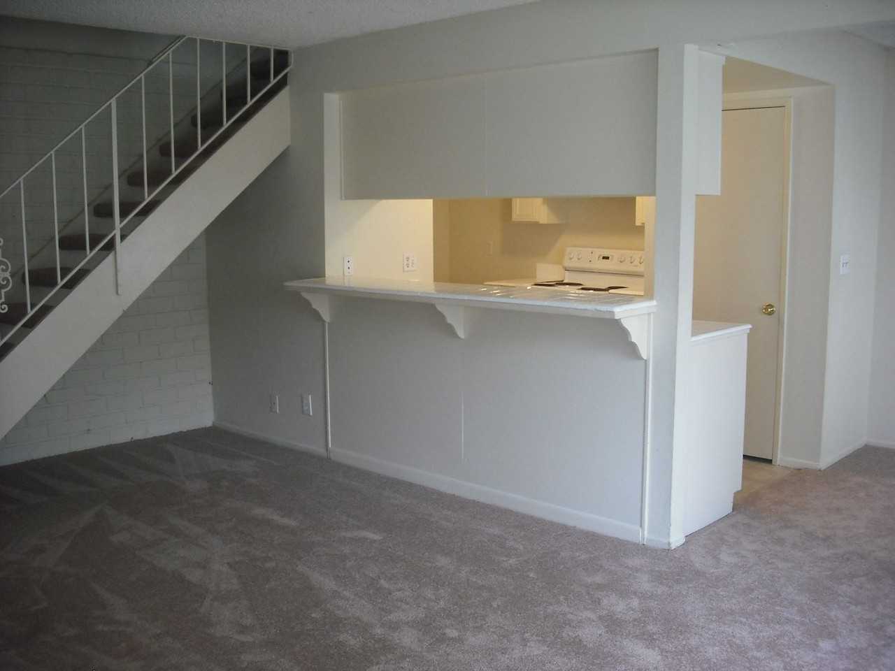 2622 Yardarm Ave - Photo 3 of 7