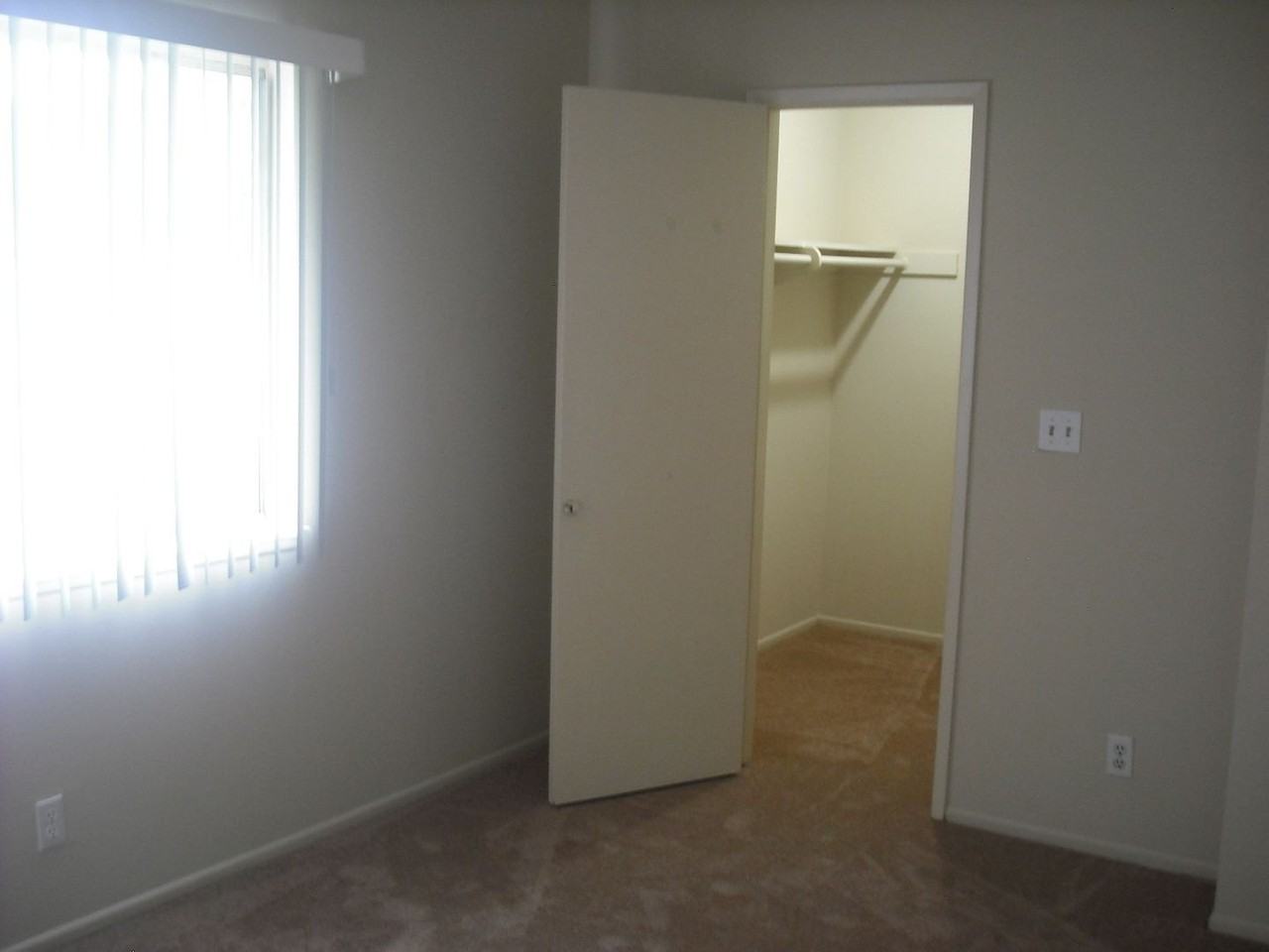 2622 Yardarm Ave - Photo 6 of 7