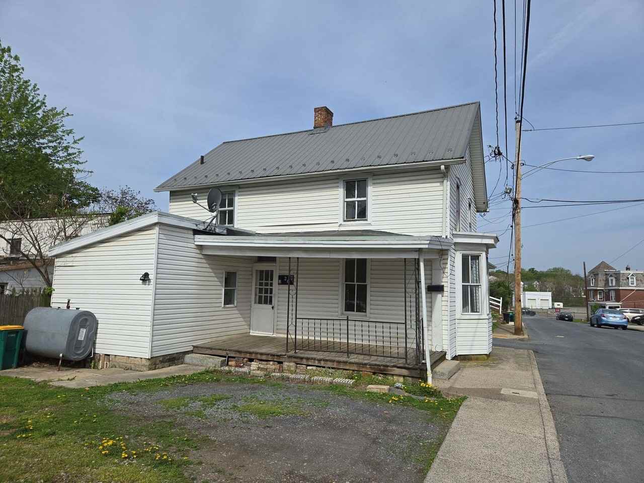 26 Hazel St - Photo 2 of 4