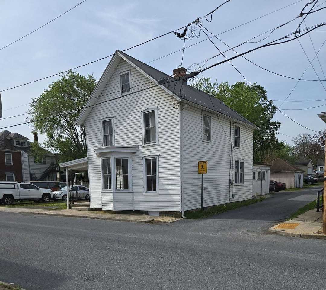 26 Hazel St - Photo 3 of 4