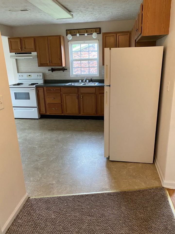 33 Howle Rd - Photo 3 of 9