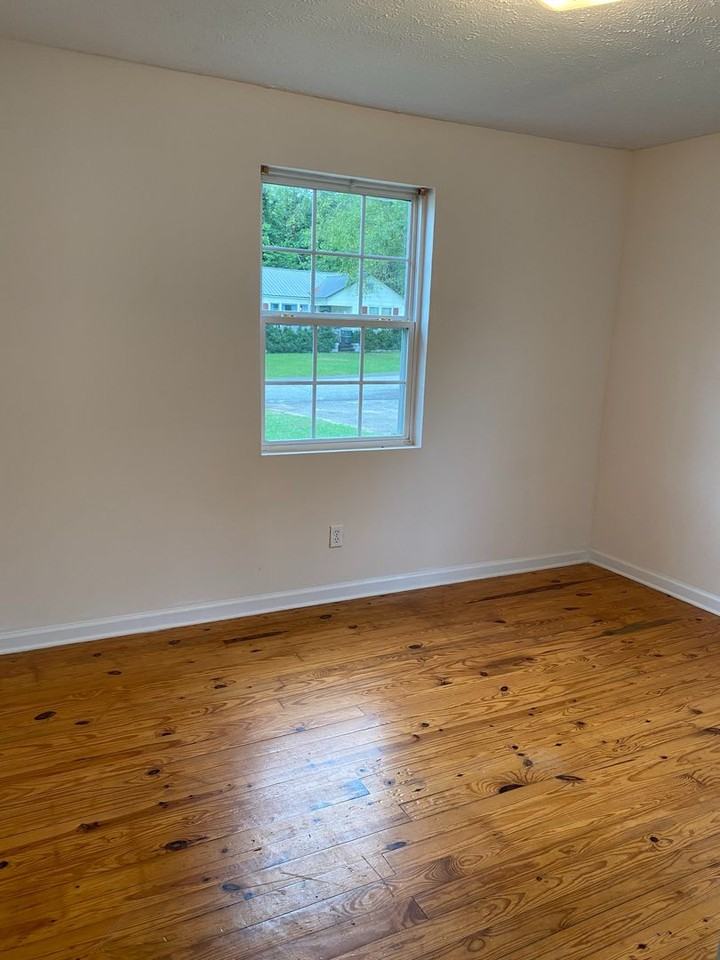 33 Howle Rd - Photo 5 of 9