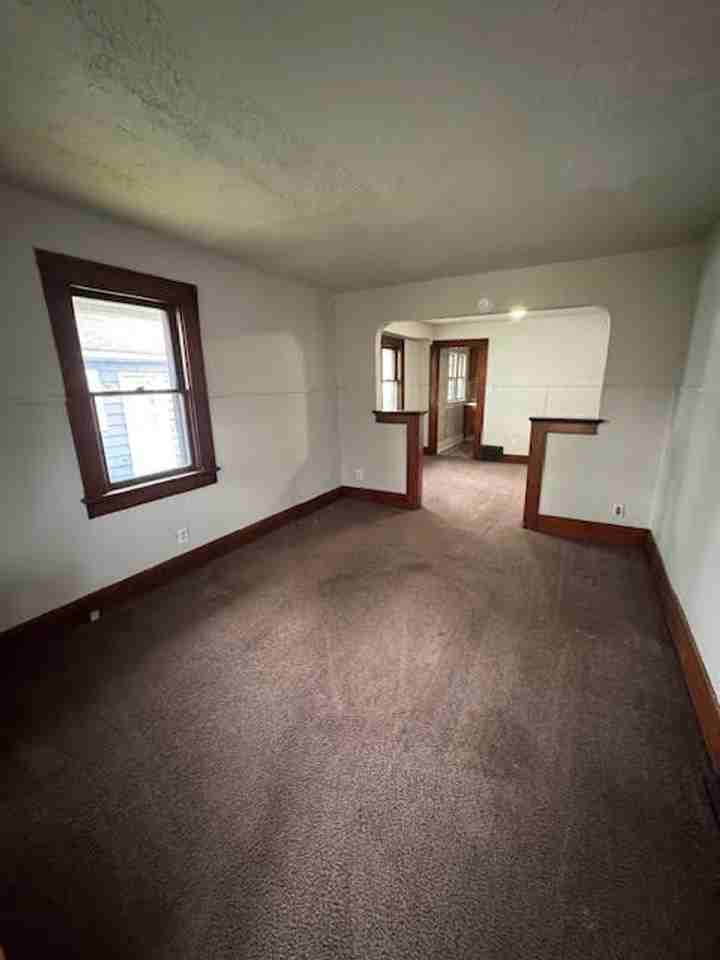3131 Oliver St - Photo 3 of 7
