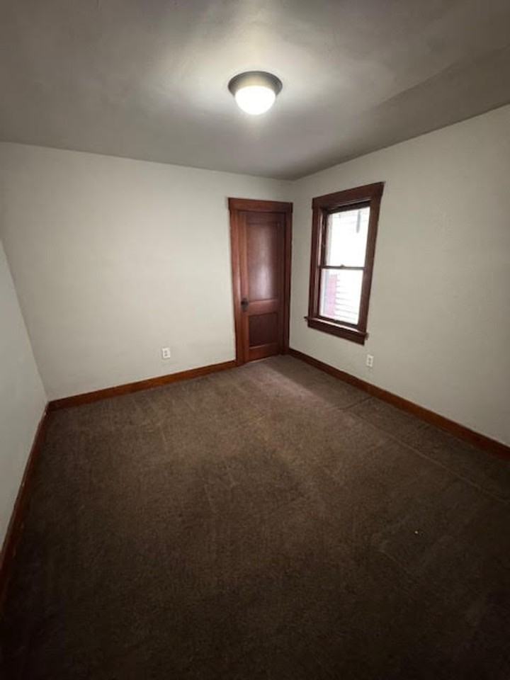 3131 Oliver St - Photo 4 of 7