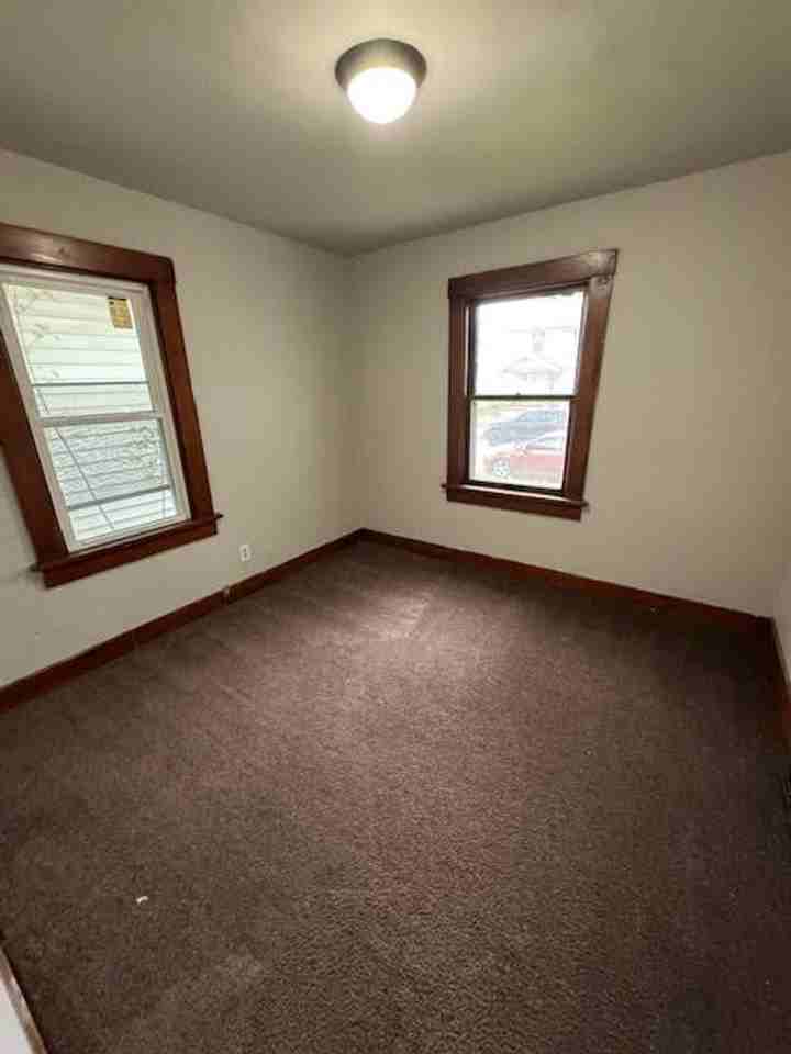 3131 Oliver St - Photo 5 of 7