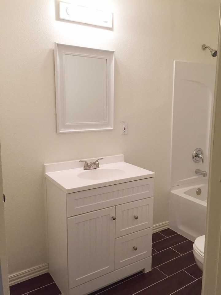 1308 N 20th St - Photo 3 of 22