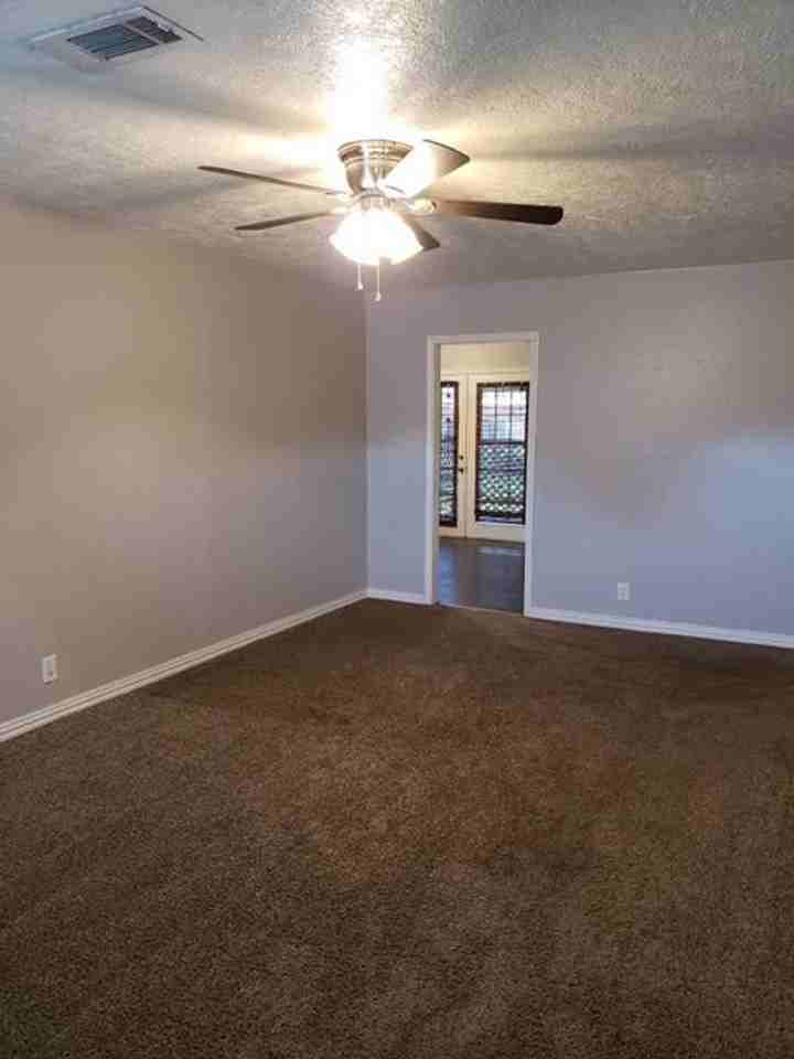 1308 N 20th St - Photo 6 of 22