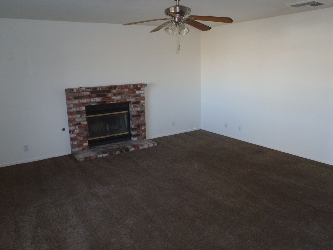 1429 S Farragut St - Photo 2 of 10