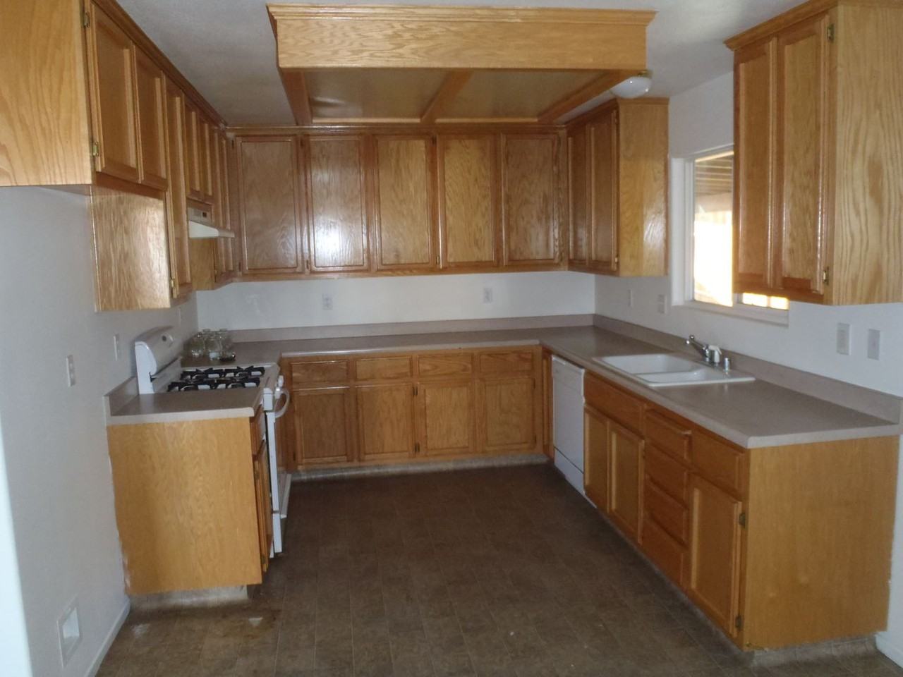1429 S Farragut St - Photo 3 of 10