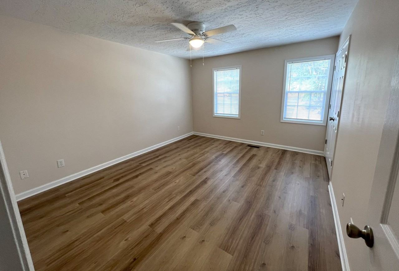 301 E Lake Dr #8 - Photo 6 of 8