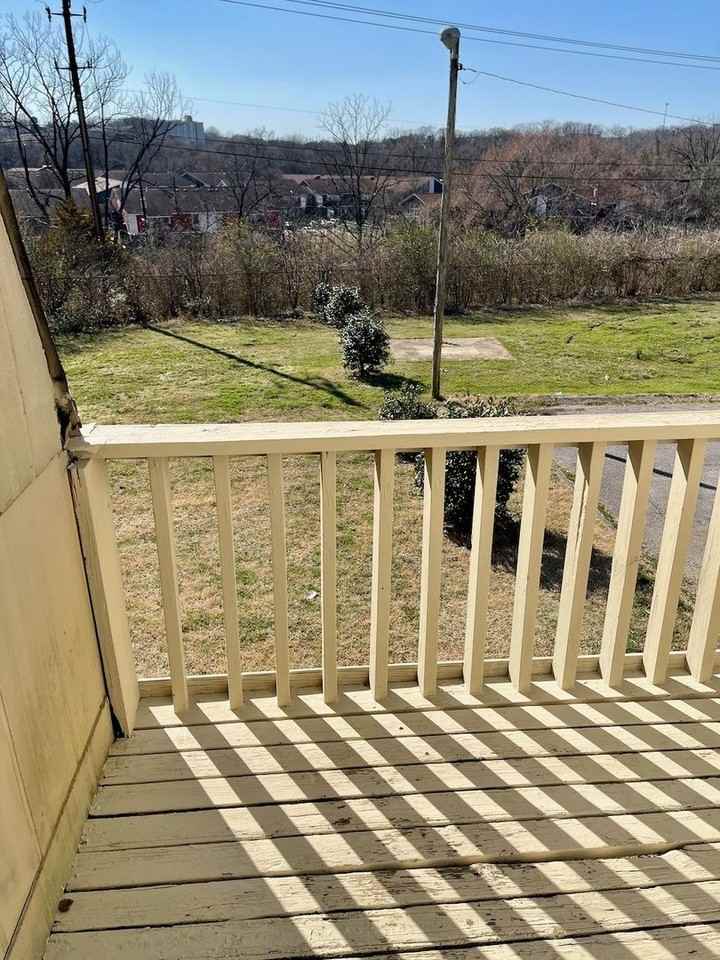 1029 Harold Dr - Photo 3 of 23