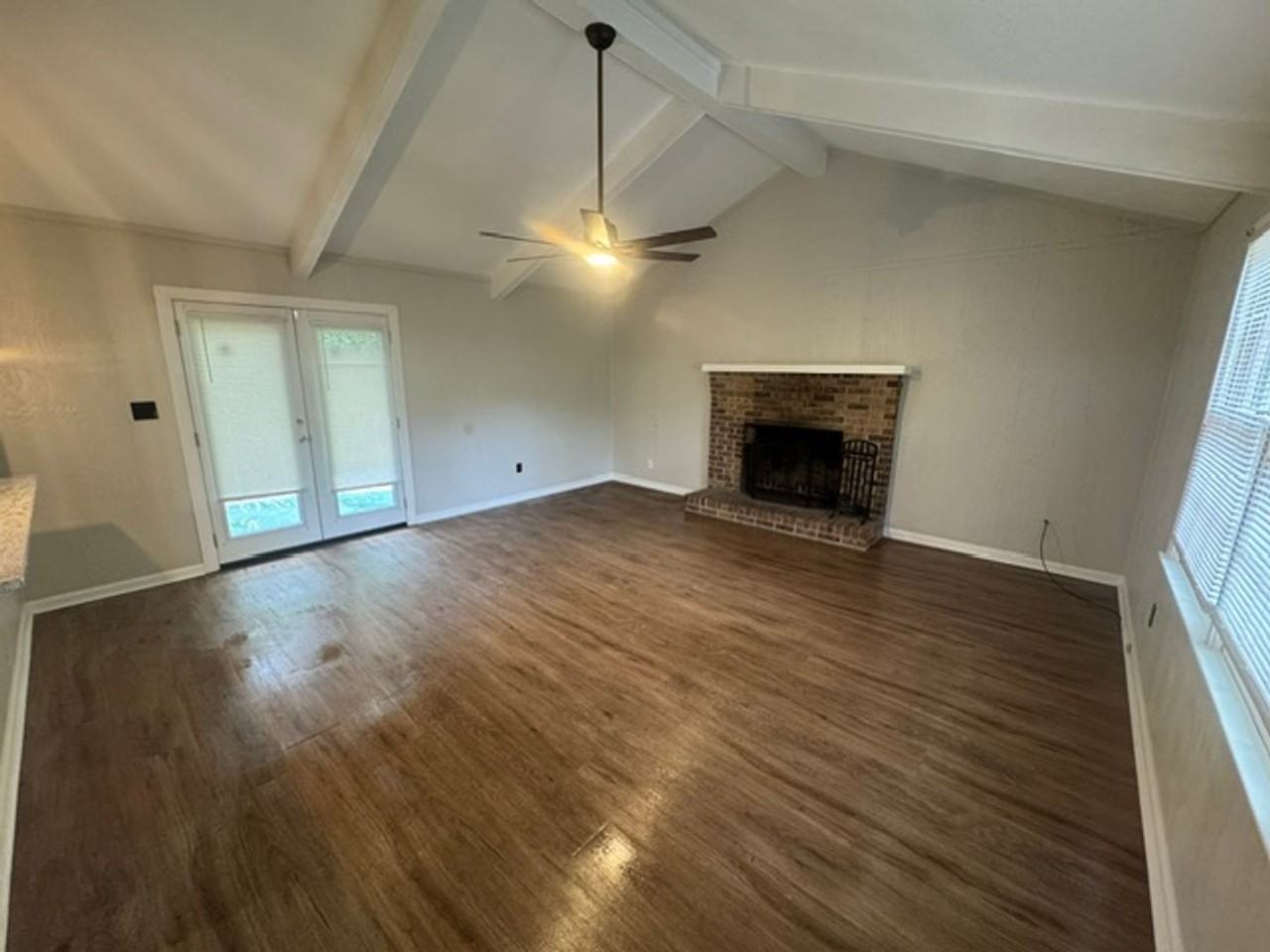 204 Bonaventure Dr - Photo 5 of 11
