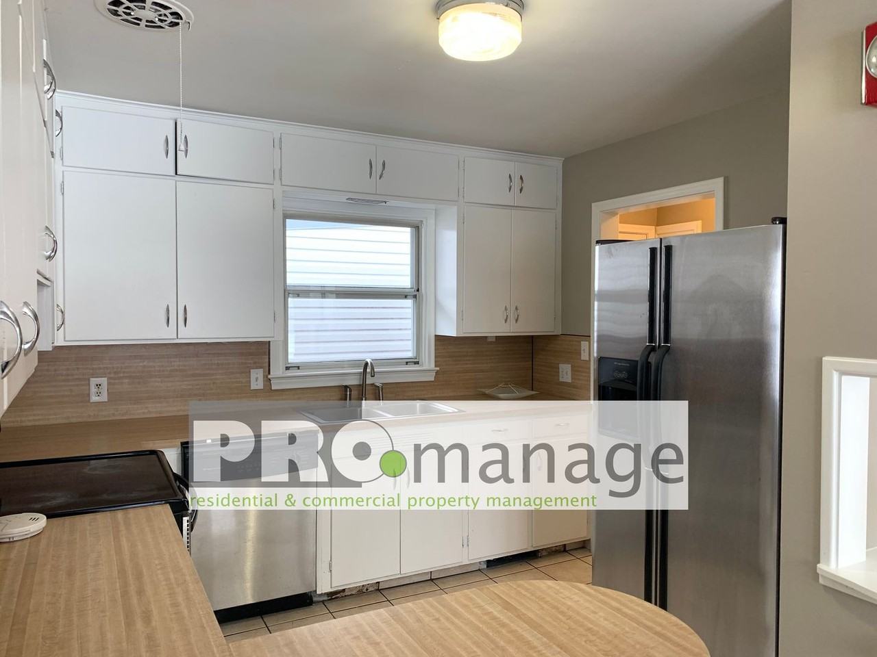 900 Spratt Ave - Photo 3 of 15