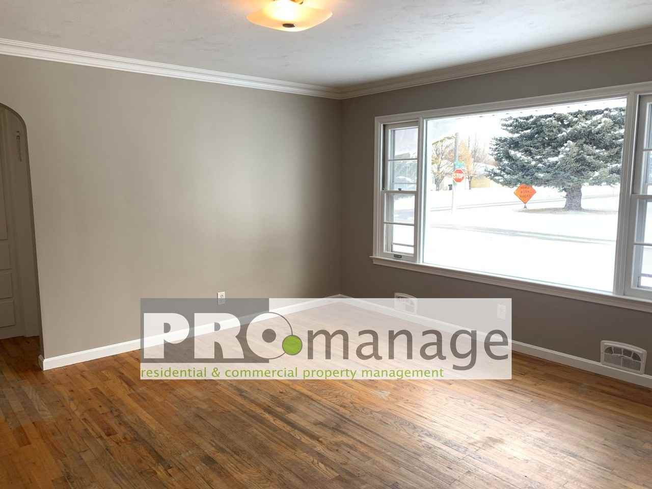 900 Spratt Ave - Photo 4 of 15
