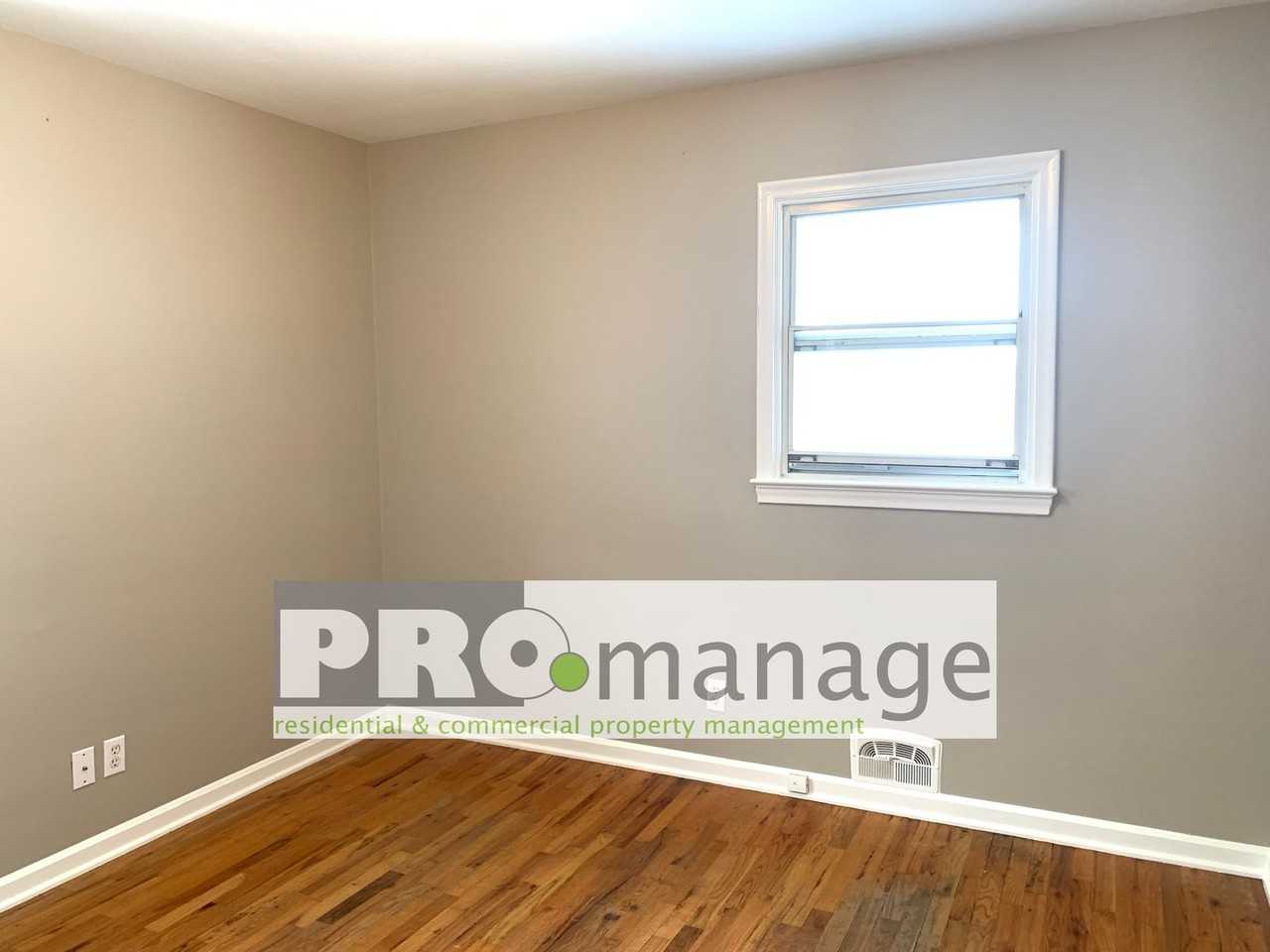 900 Spratt Ave - Photo 6 of 15