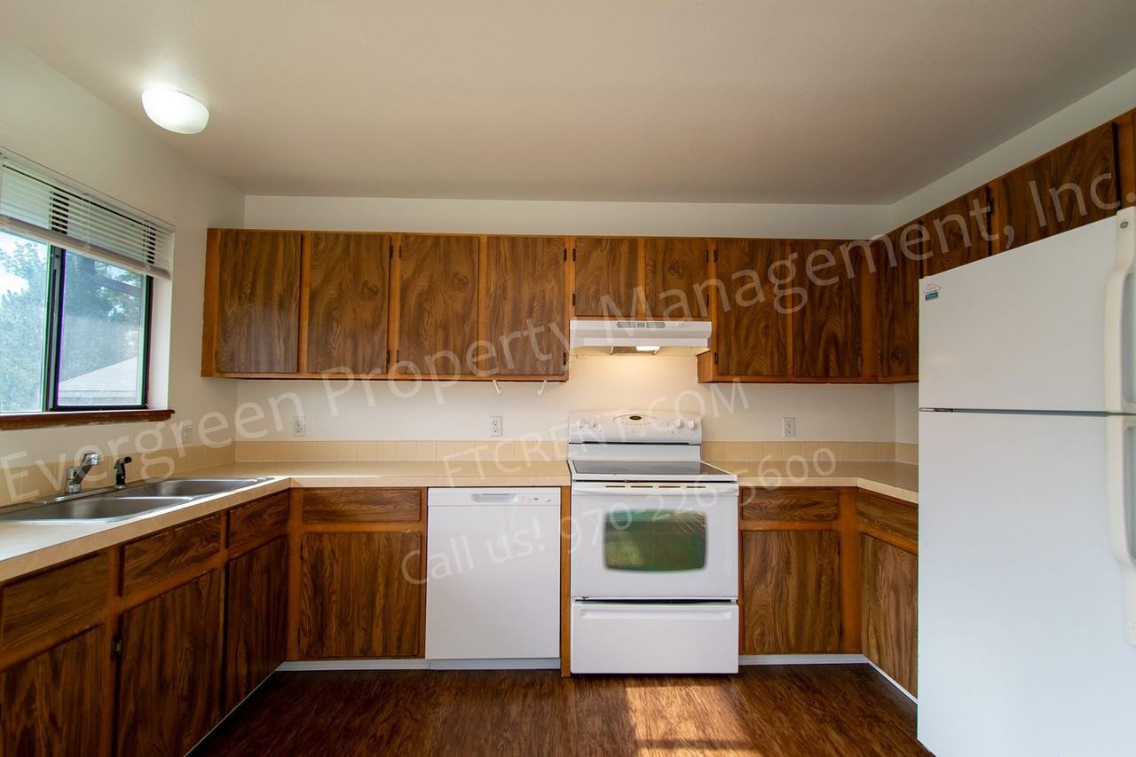 704 Ponderosa Dr - Photo 6 of 30