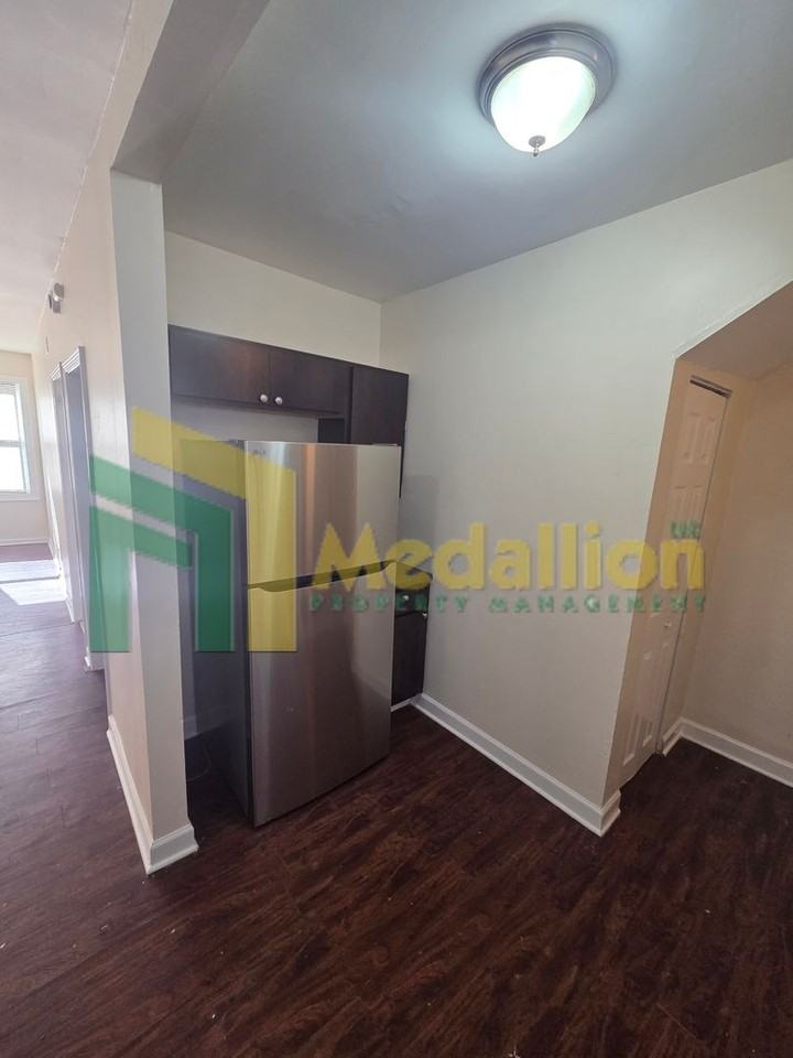 8725 S Constance Ave - Photo 5 of 25