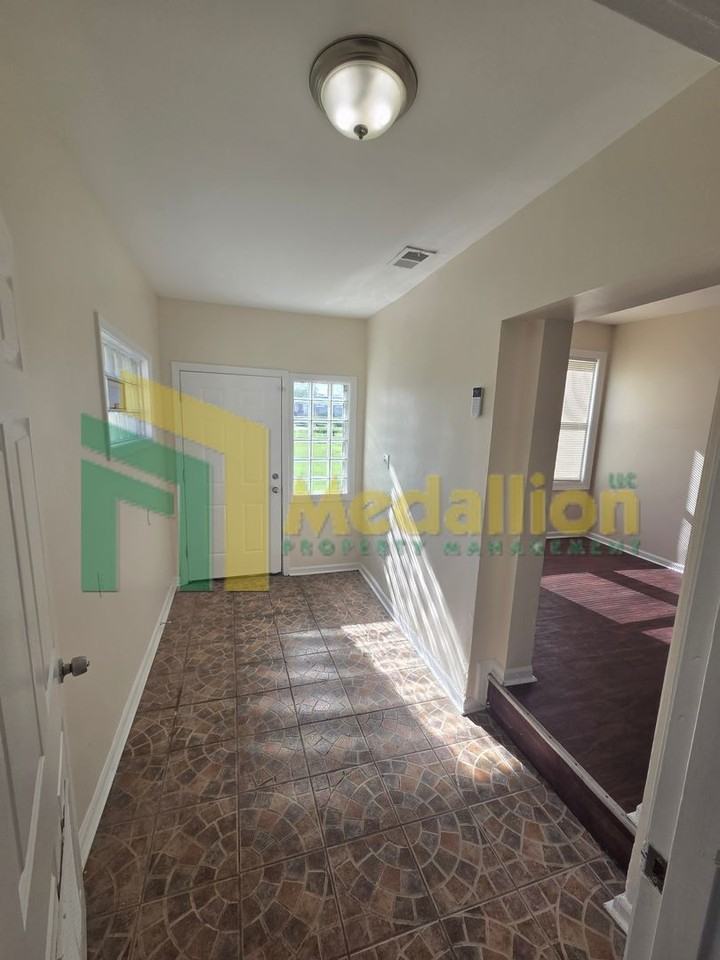 8725 S Constance Ave - Photo 2 of 25