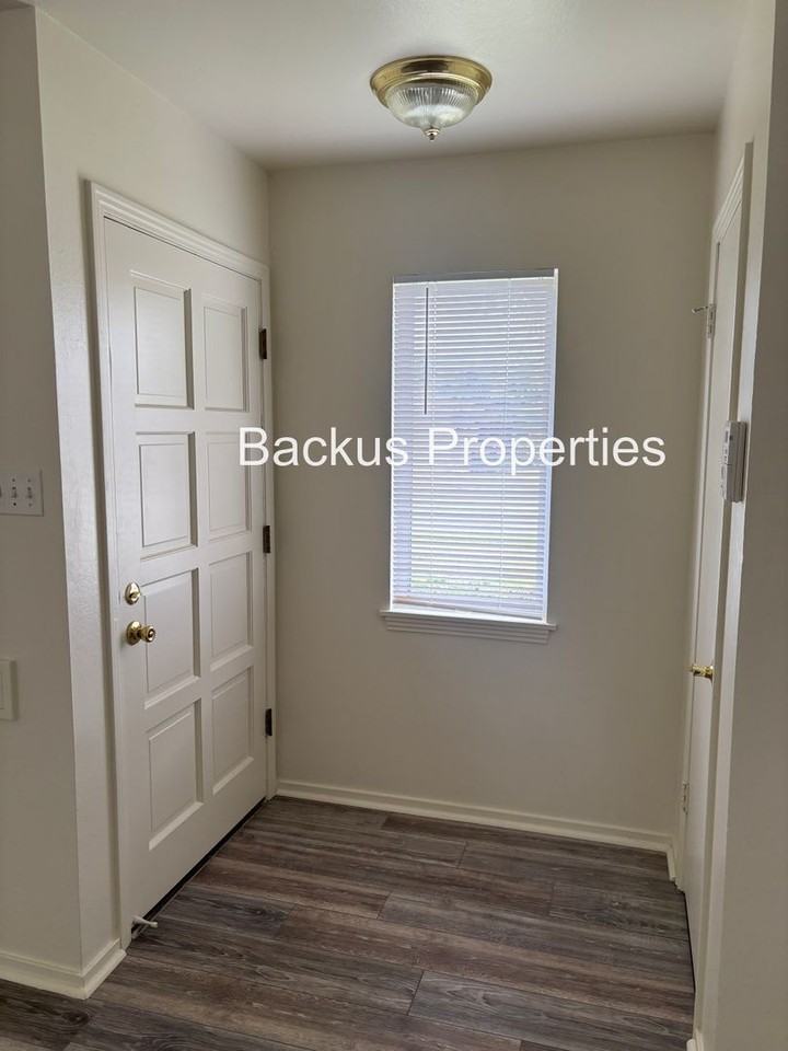 996 Junipero Way - Photo 4 of 26