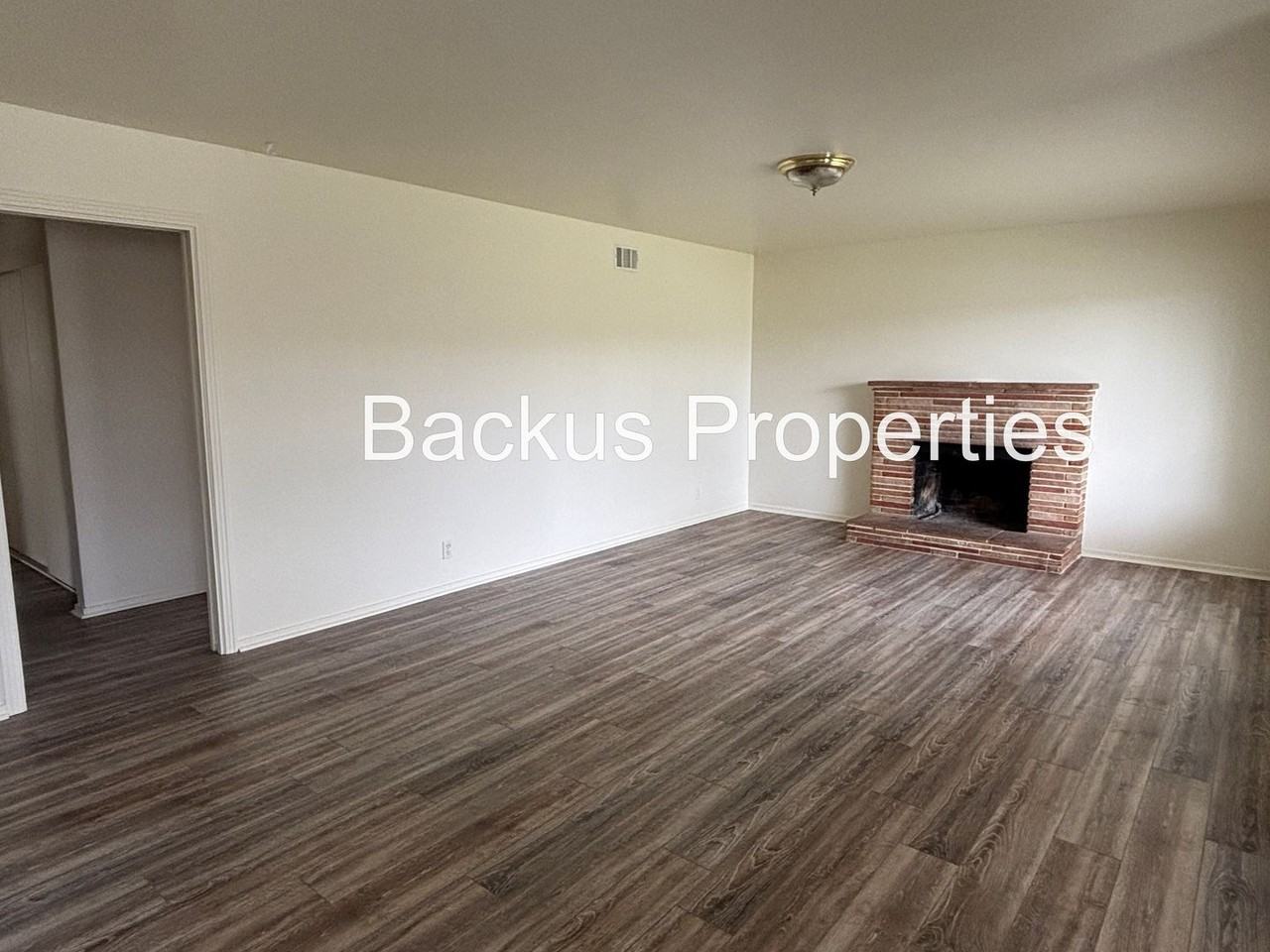 996 Junipero Way - Photo 5 of 26
