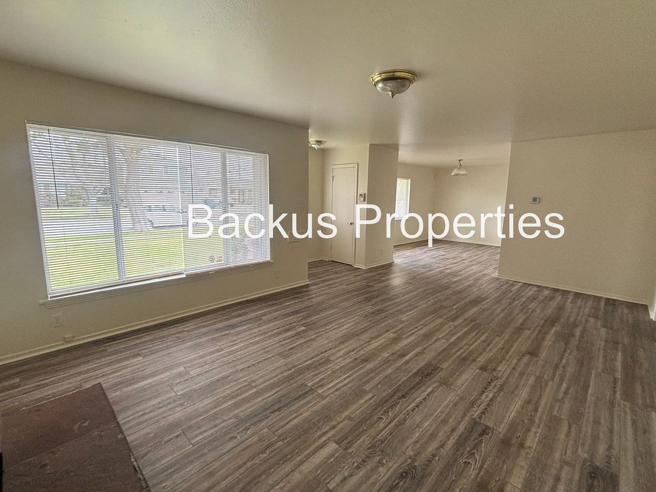 996 Junipero Way - Photo 6 of 26