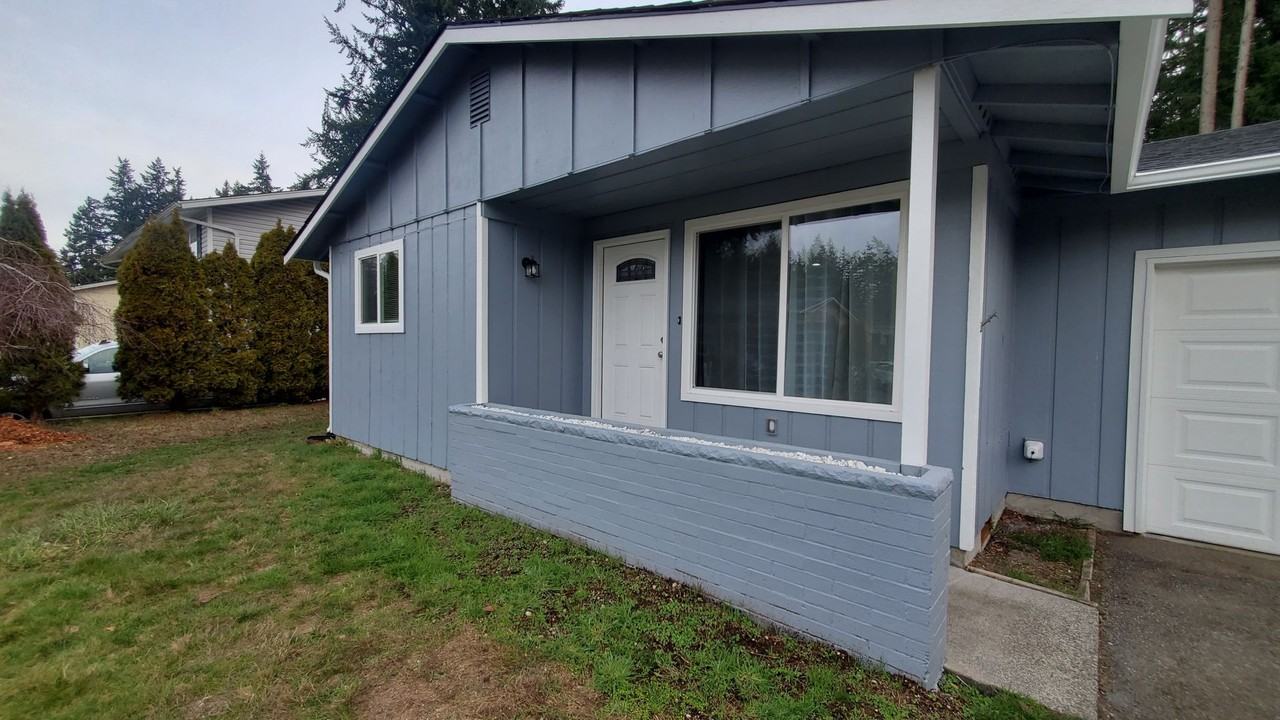 15417 25th Ave E - Photo 3 of 27