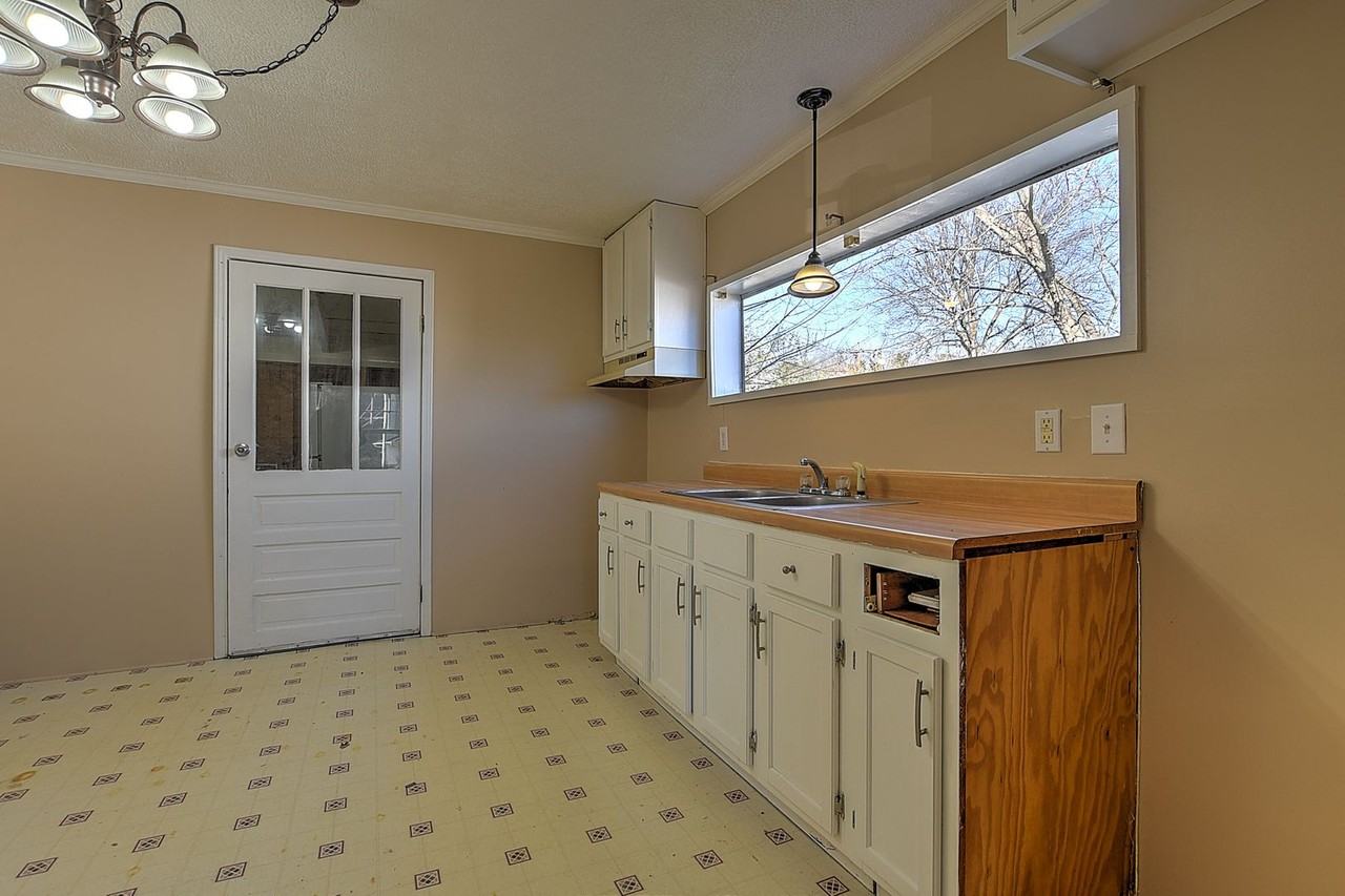 118 Unaka St - Photo 2 of 16