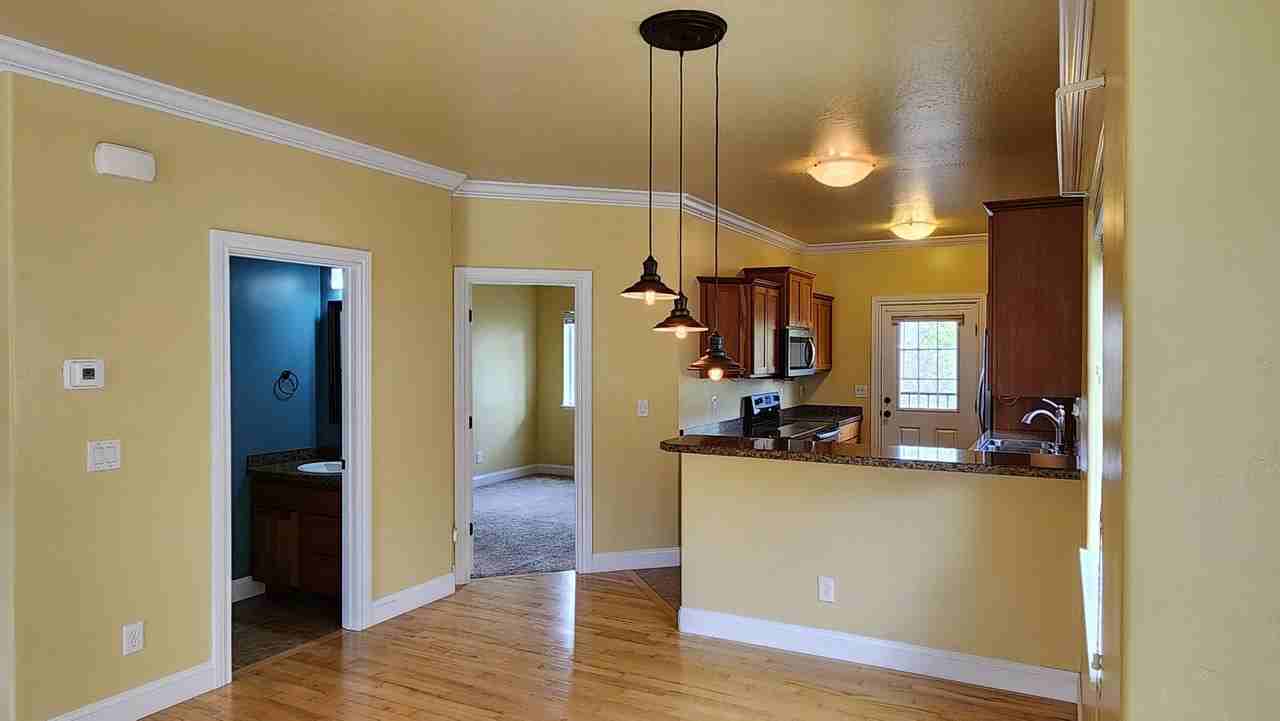1020 Mount Ave #3 - Photo 5 of 29