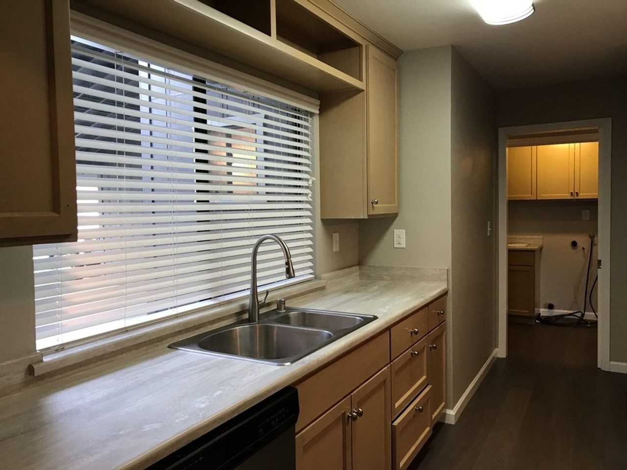 222 El Cajon Ave - Photo 3 of 18
