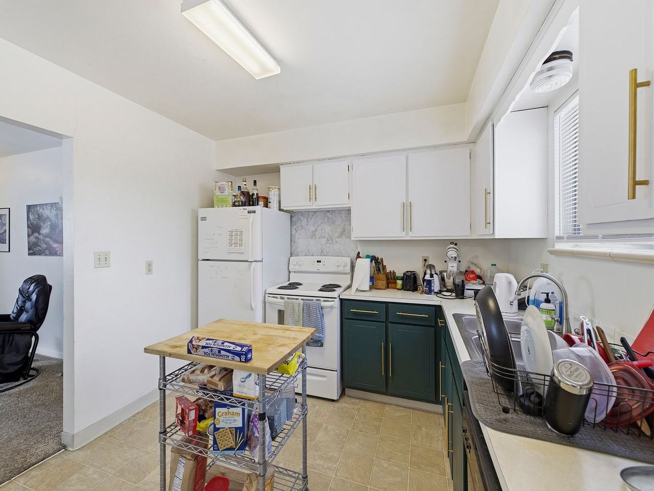 1200 Juniper Ct - Photo 5 of 17