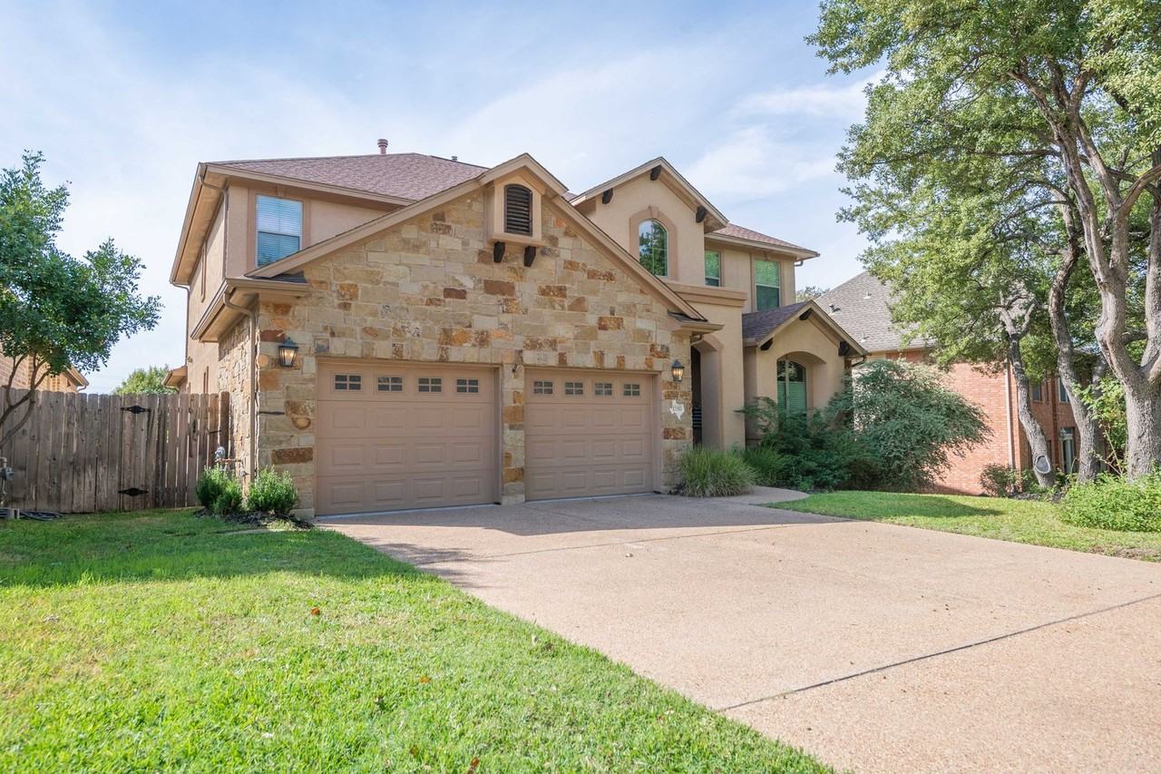 12911 Medina River Way - Photo 2 of 50