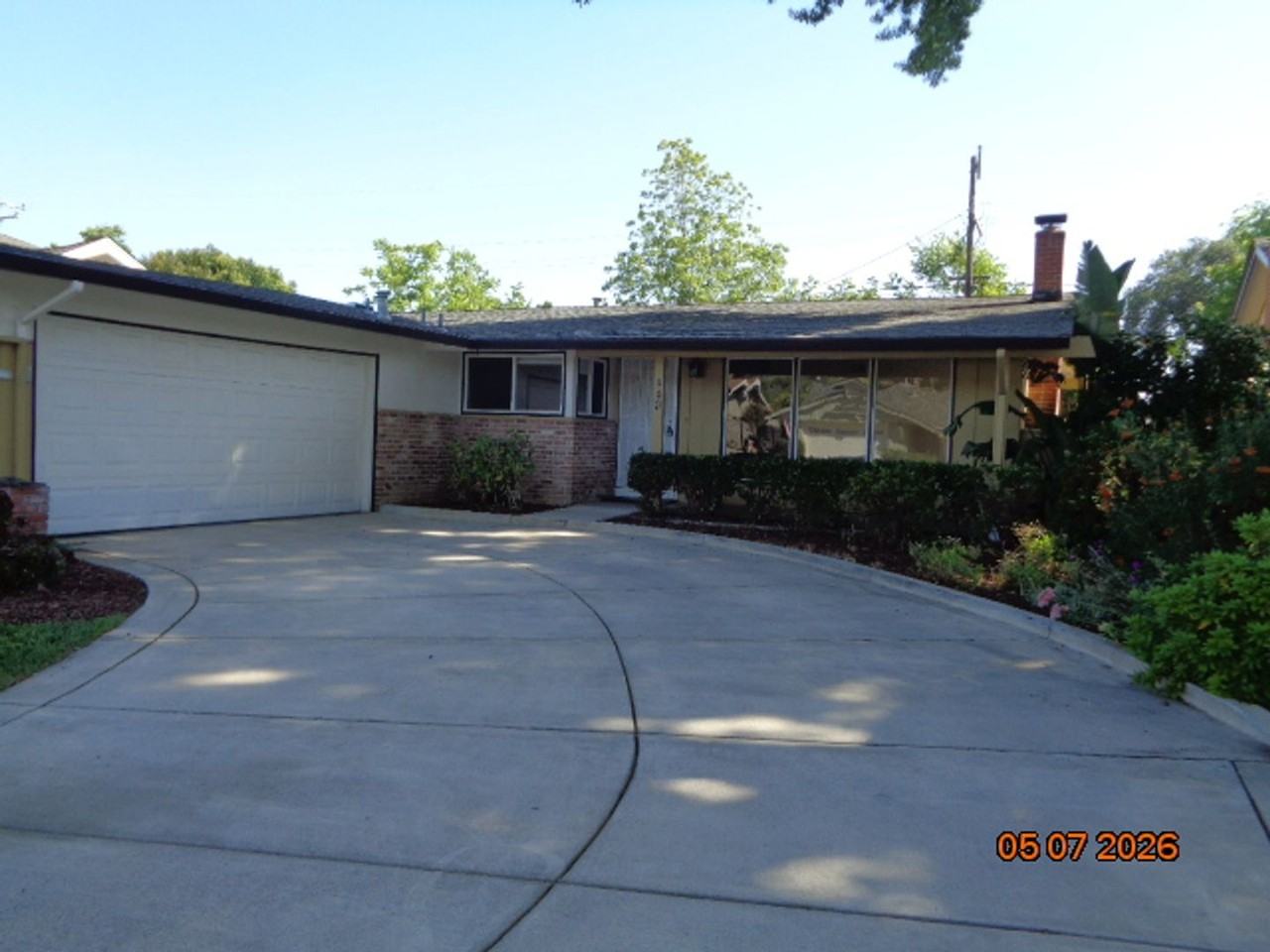 449 Azalea Way - Photo 2 of 17