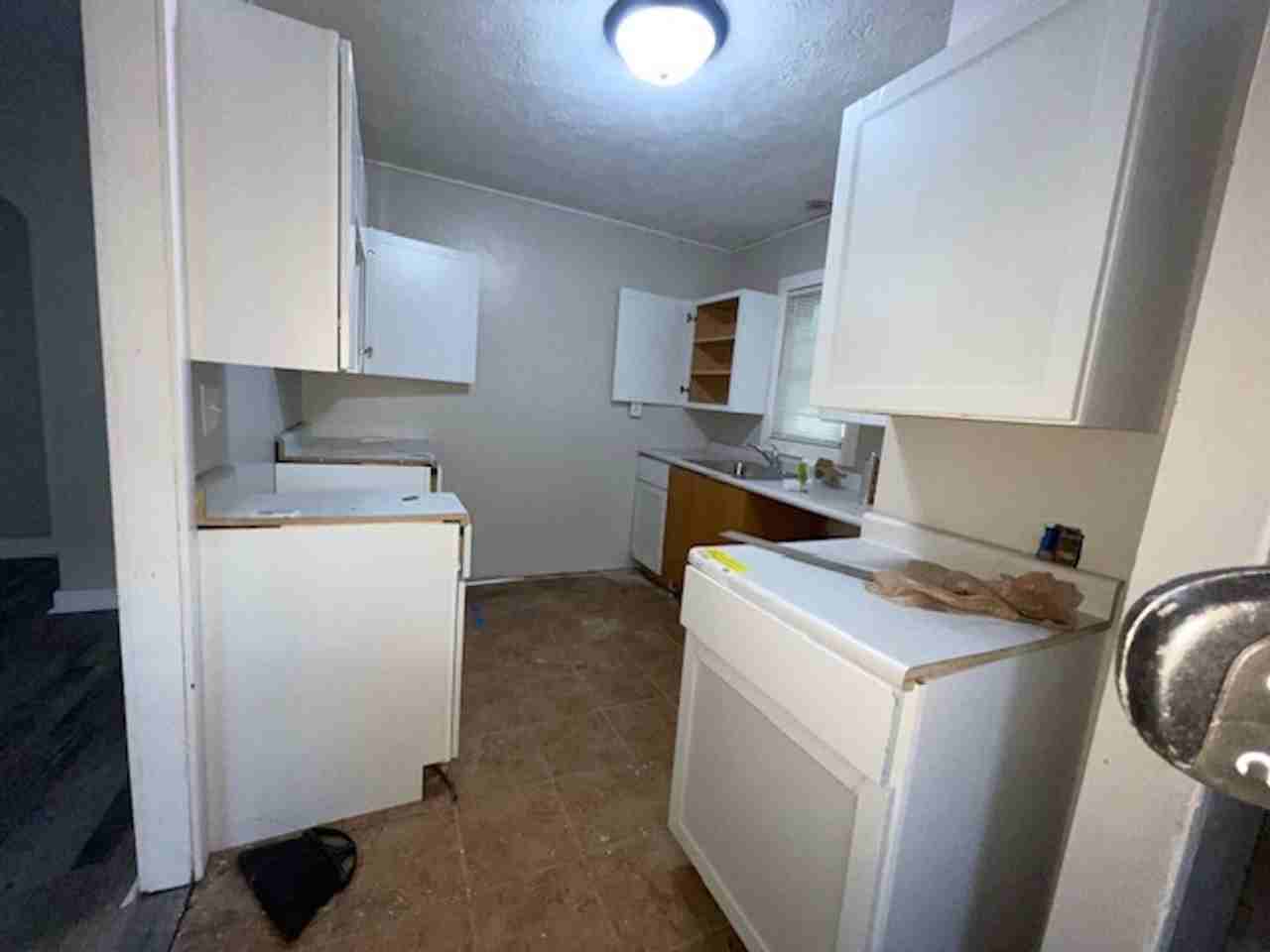 1308 W 14th St - Photo 2 of 5