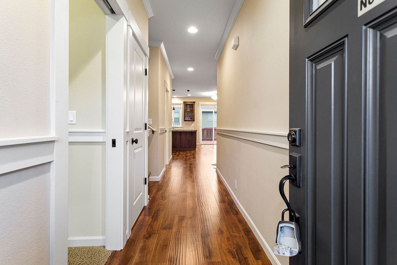 18807 Nutmeg Ln - Photo 3 of 26