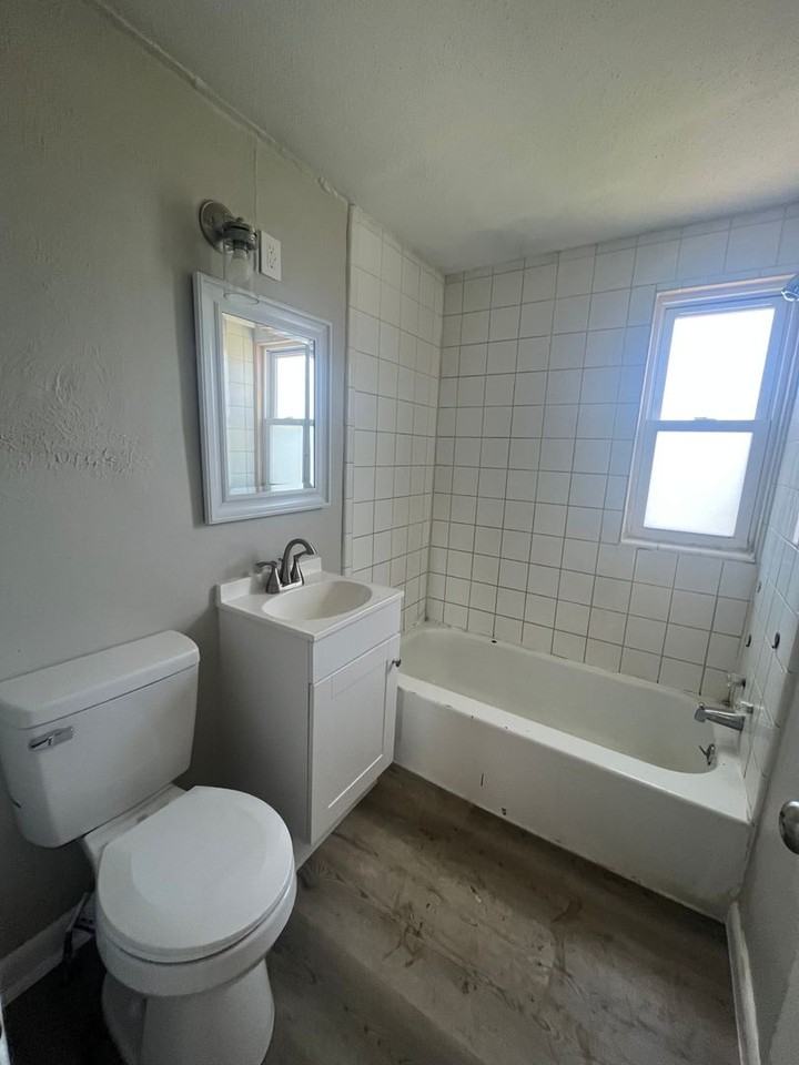 1240 S 74th East Ave - Photo 4 of 10