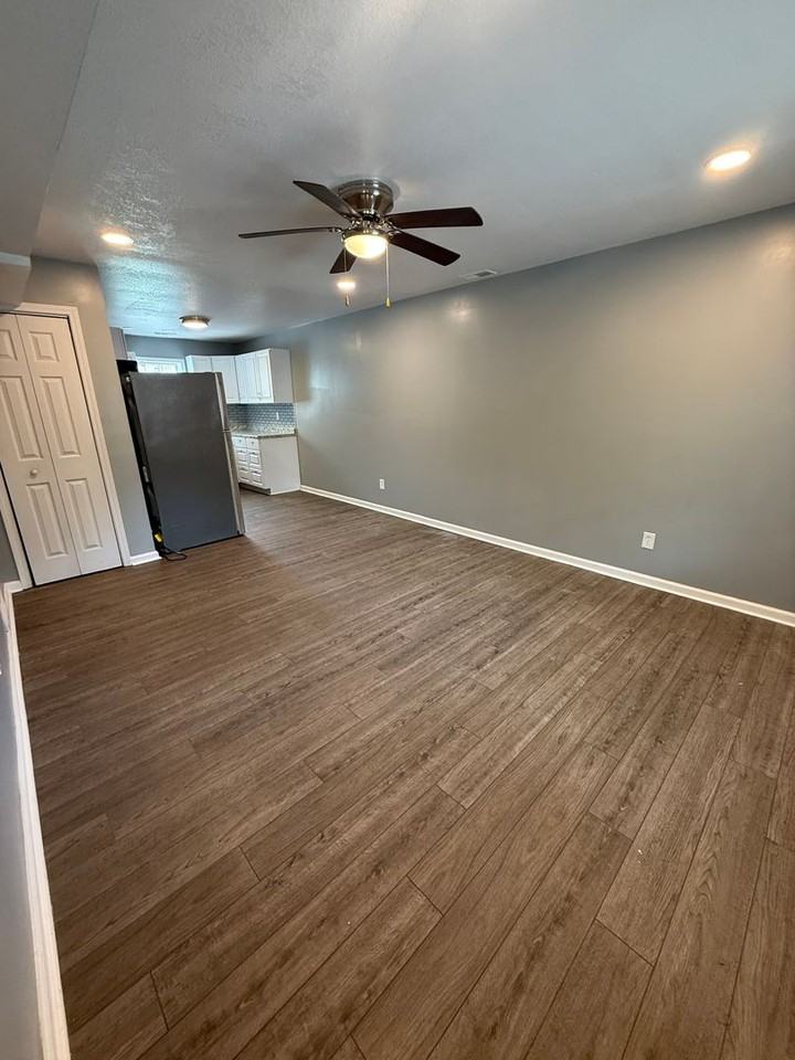3201 E 20th St - Photo 2 of 6