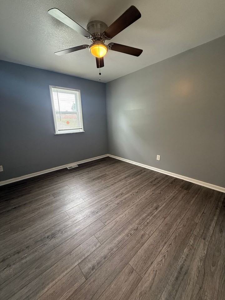 3201 E 20th St - Photo 5 of 6