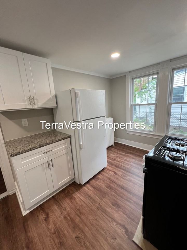 805 Archer St - Photo 4 of 22